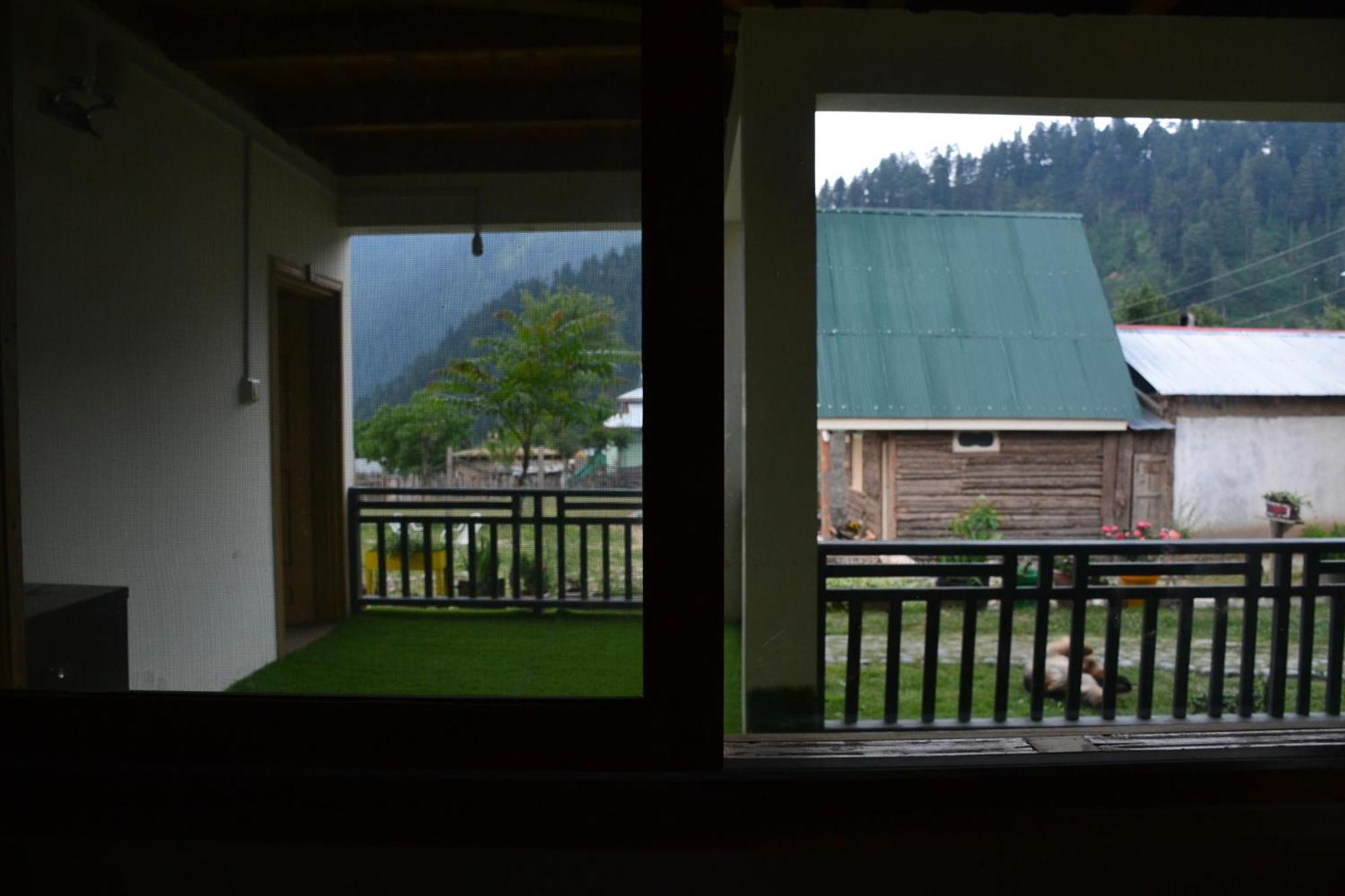 West End Lodges Neelum Exterior foto