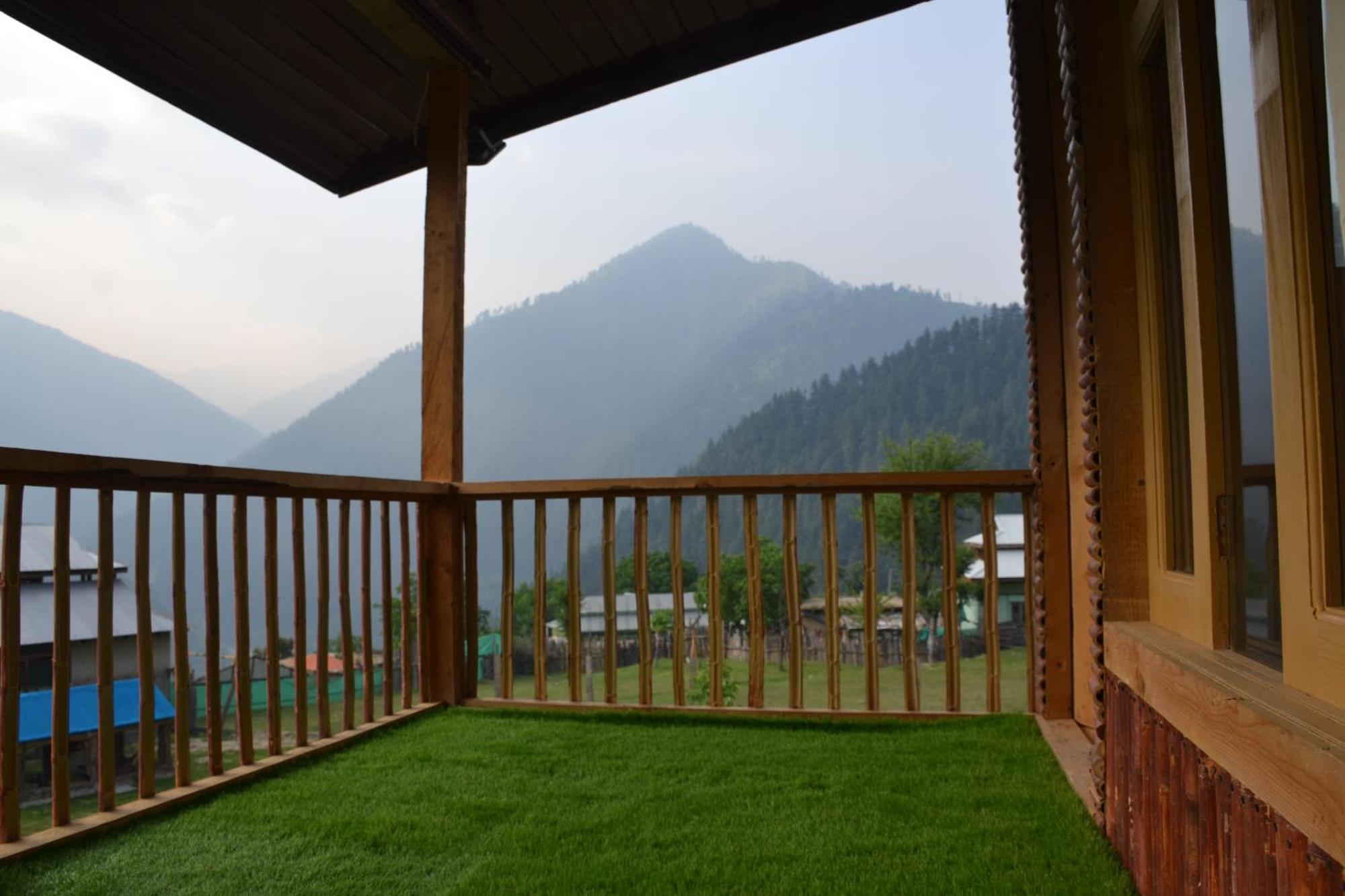 West End Lodges Neelum Exterior foto